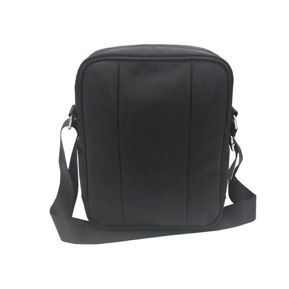 Men cross body bag in black front