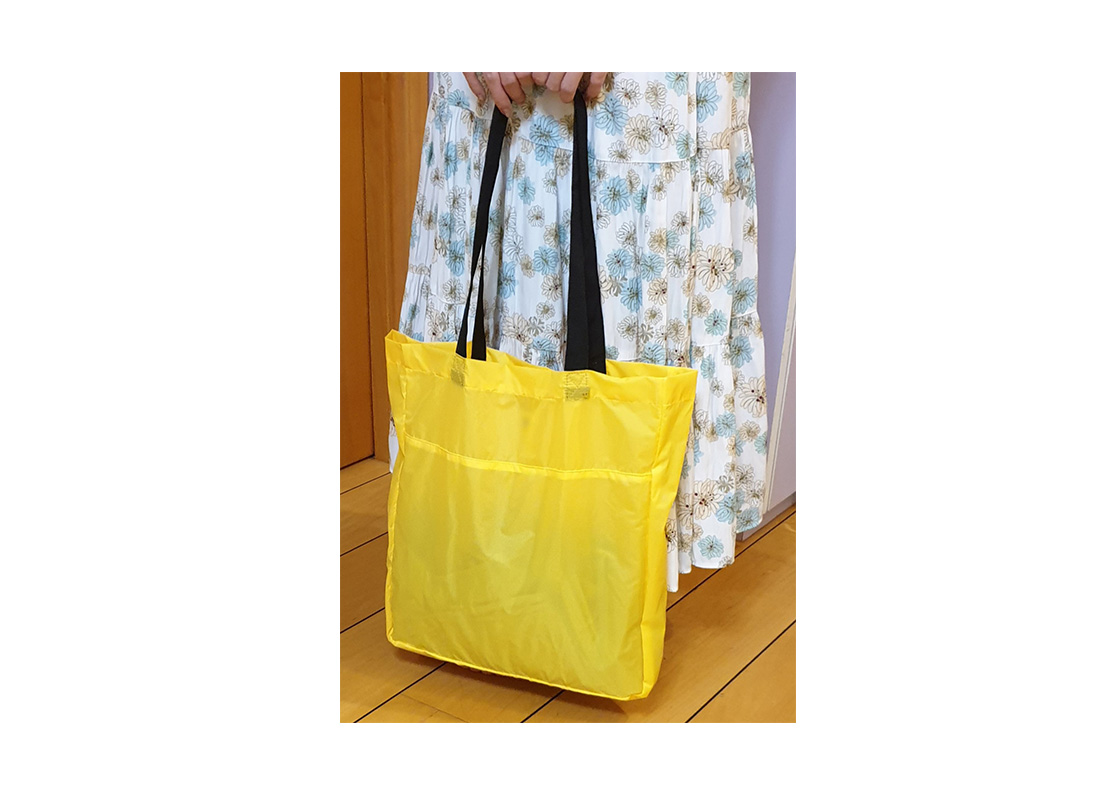 Foldable Shopping bag 21009 yellow with model
