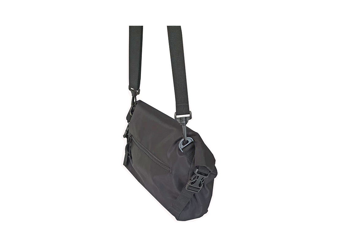 Rolltop Shoulder Bag - 22012 - L Side Back Hang Black